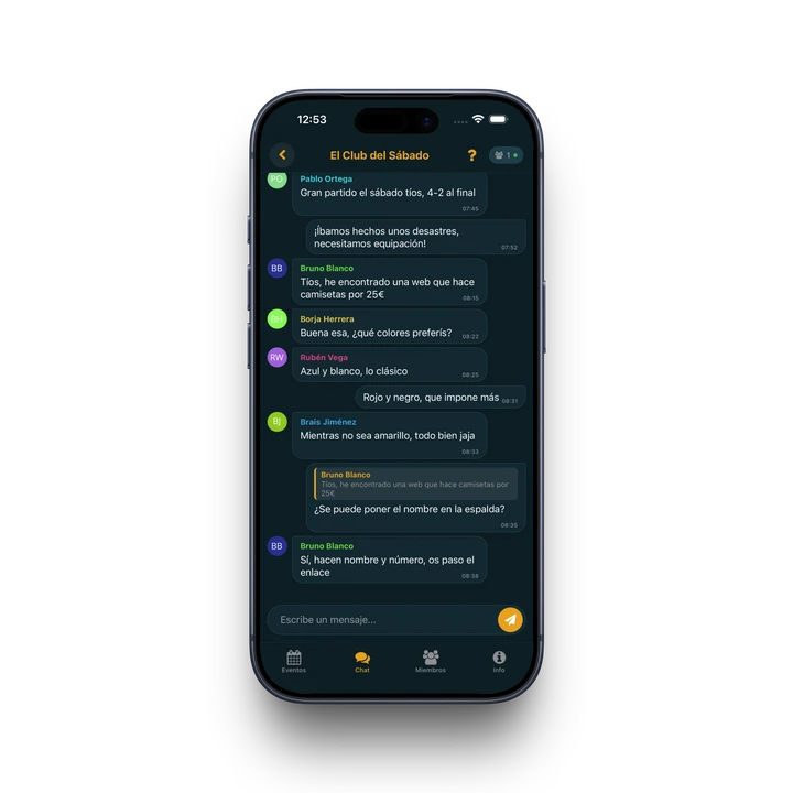 Pantalla de chat de grupo en Pivio
