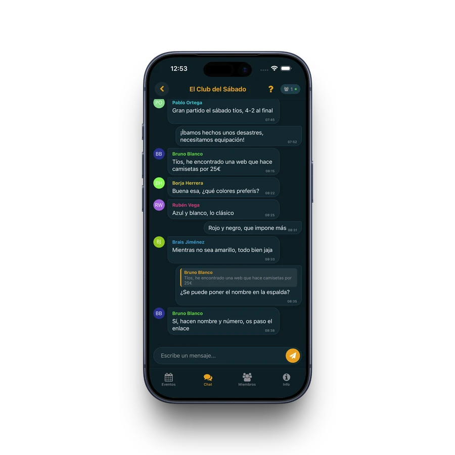 Pantalla de chat de grupo de Pivio con respuestas en línea e indicadores de escritura